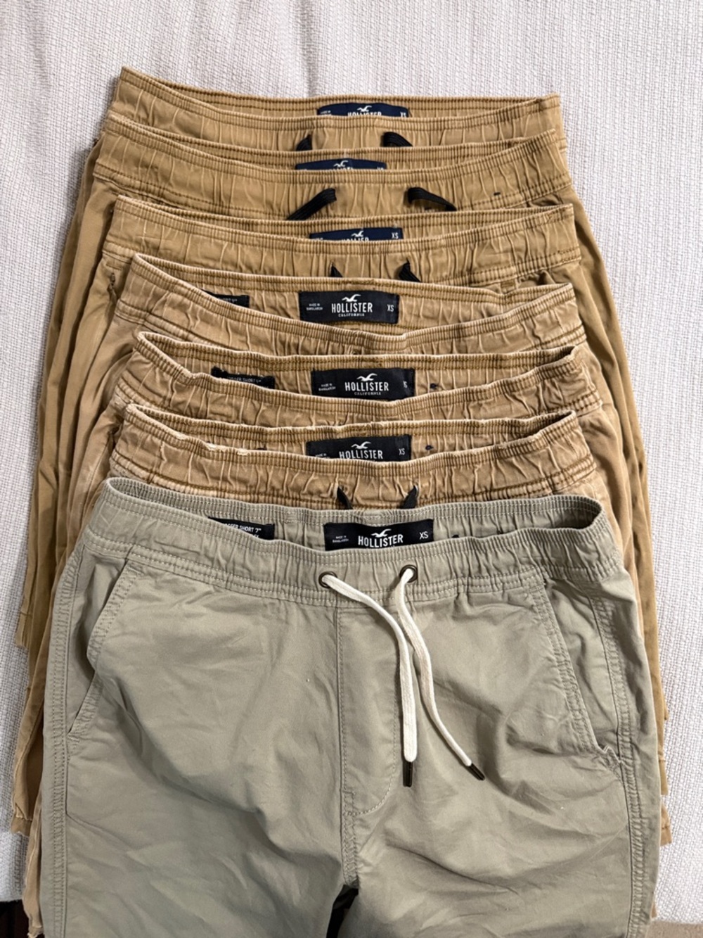 Hollister Men’s Drawstring Chino Shorts in Khaki & Stone - Picture 2 of 16